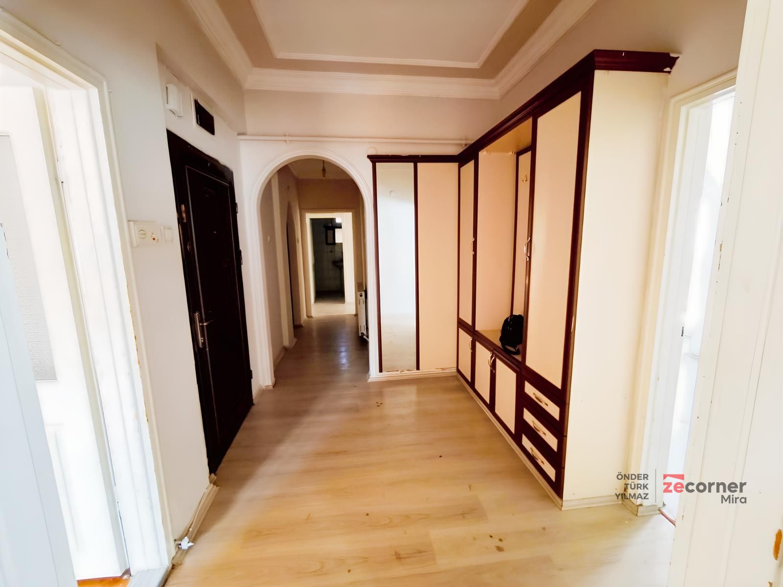 MEVLANA'DA SATILIK DUBLEKS.GARAJLI,GENİŞ,MASRAFSIZ DAİRE - Resim 2