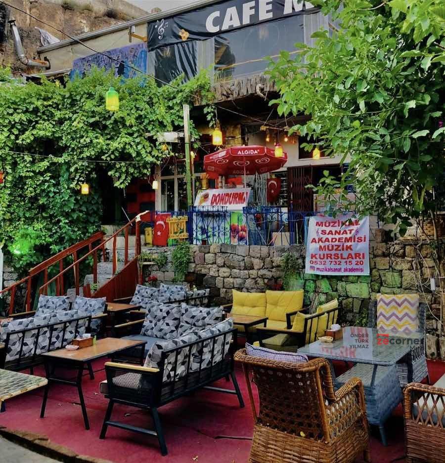 OSMANLI SOKAĞININ GİRİŞİNDE KAÇIRILMAYACAK FIRSAT CAFE - Resim 2